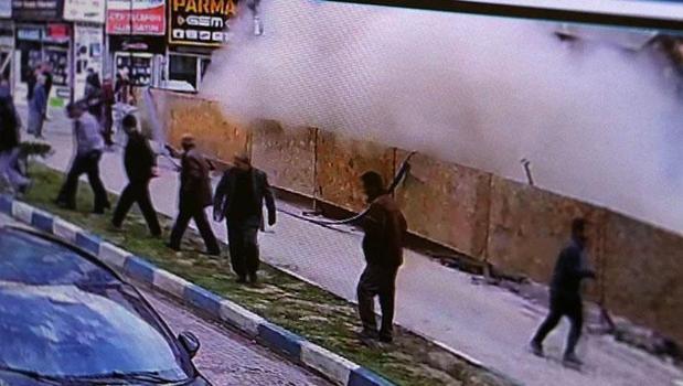 Van’da temel kazısı faciaya dönüştü! Lokanta bir anda çöktü)