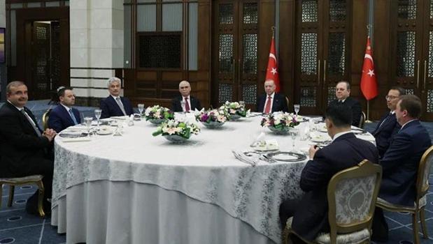 Cumhurbaşkanı Erdoğan, Yüksek Mahkeme Başkanlarıyla yemekte bir araya geldi)
