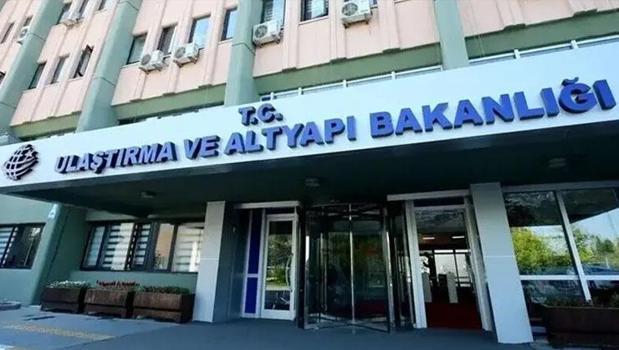 İstanbul'daki olumsuz hava koşulları nedeniyle 46 uçak başka havalimanlarına yönlendirildi)