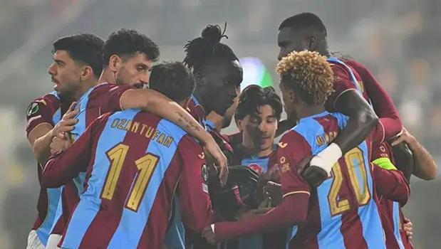 Trabzonspor'a Beşiktaş derbisi öncesi büyük şok! Yıldız golcü sakatlandı)