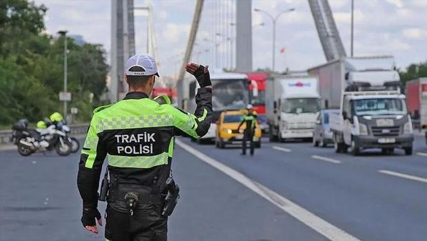 İstanbul Emniyet Müdürlüğü duyurdu! İstanbul'da bazı yollar trafiğe kapatılacak)