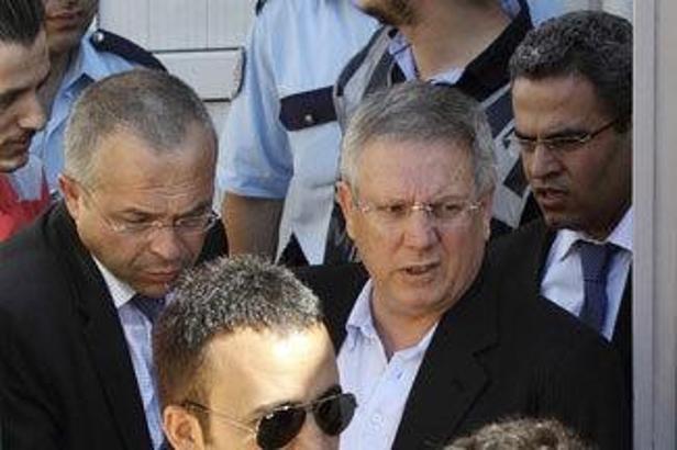 Aziz Yıldırım'a tahliye ve hapis