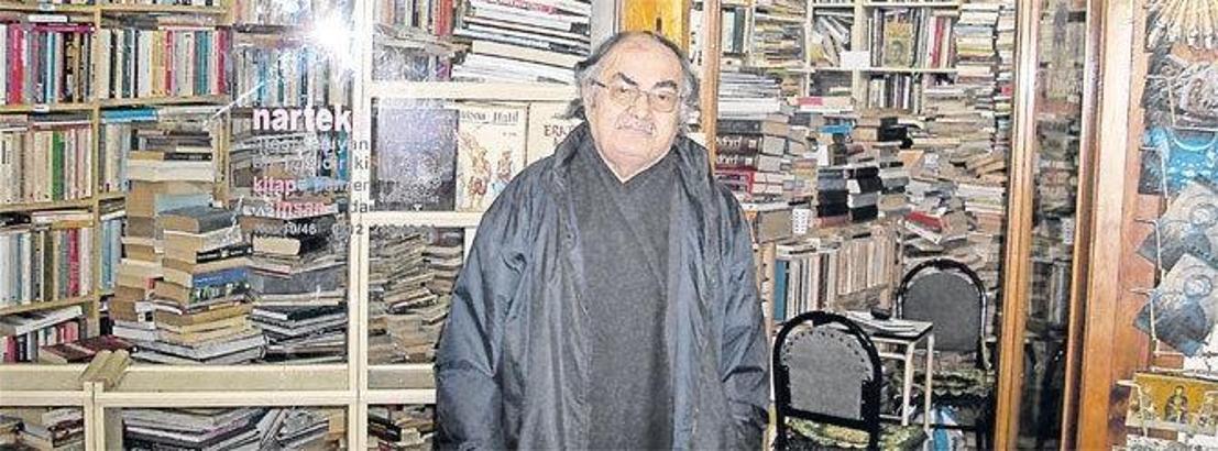 300 bin kitabı var