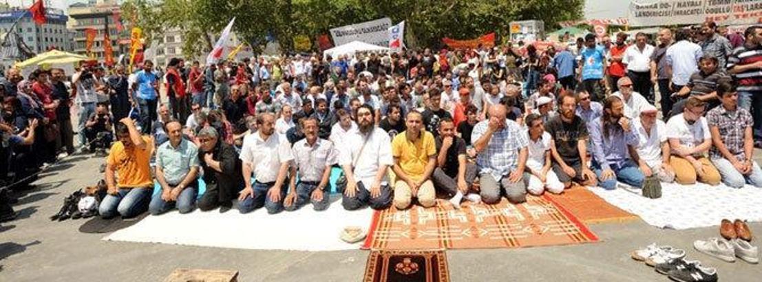 Gezi'de cuma namazı