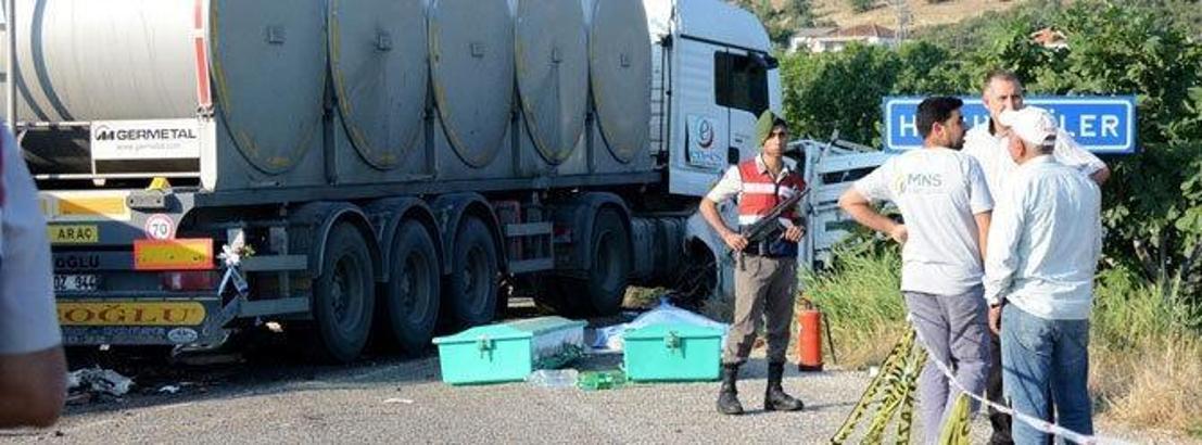 Manisa'da kaza: 15 ölü