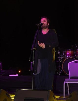 Halil Sezai sıkıntıdan saçlarını kesti