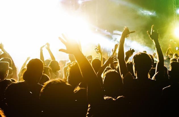 Plajda 1 gün 1 gece partiye hazır mısınız?