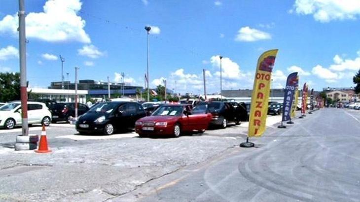 İkinci el oto pazarı boş kaldı