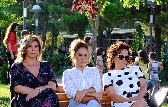 'Koca Koca Yalanlar' tüm kategorilerde zirvede