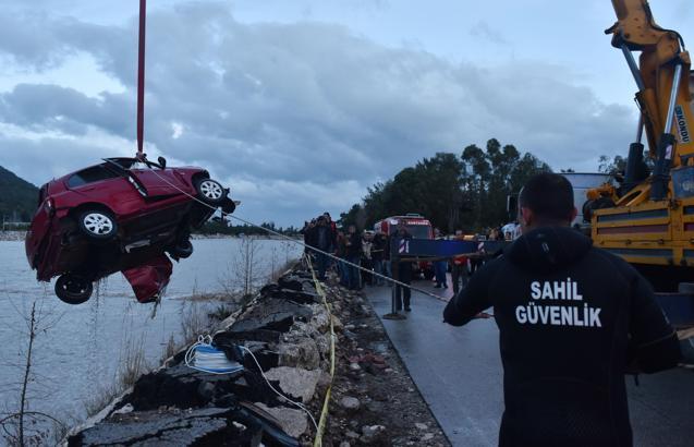 Antalya'da hortum: Buse hala kayıp!