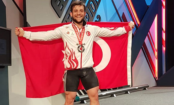 Celil Erdoğdu'dan gümüş madalya