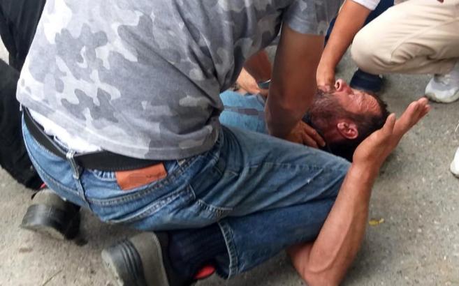 Samsun'da bir kişi nişanlısından ayrıldı, otogarda kendi boğazını kesti