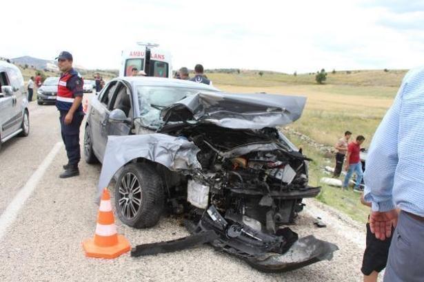 Salda Gölü yolunda kaza: 9 yaralı