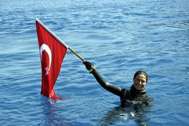 Derya Can'dan Salda Gölü'nde yeni dünya rekoru
