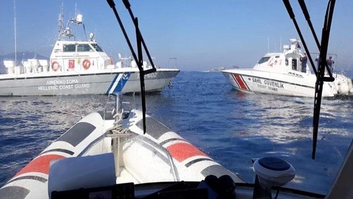 Yunan Sahil Güvenlik unsurları Türk karasularından çıkarıldı