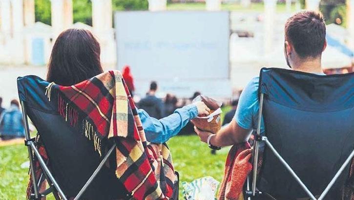Film izlemek ne hoştur ah açık hava sinemalarında