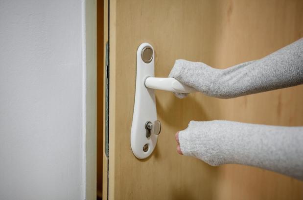 Sosyal fobi nedir? Çocuklarda sosyal fobi belirtileri nelerdir? Sosyal fobi hangi yaş döneminde başlar?