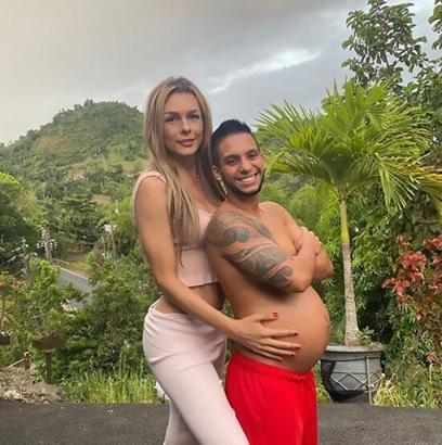 Trans model Danna Sultana 8 aylık hamile kocasıyla fotoğraf paylaştı