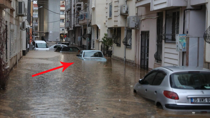 İzmir'de sel nedeniyle iş yerlerini su bastı, belediye 'evden çıkmayın' uyarısı yaptı