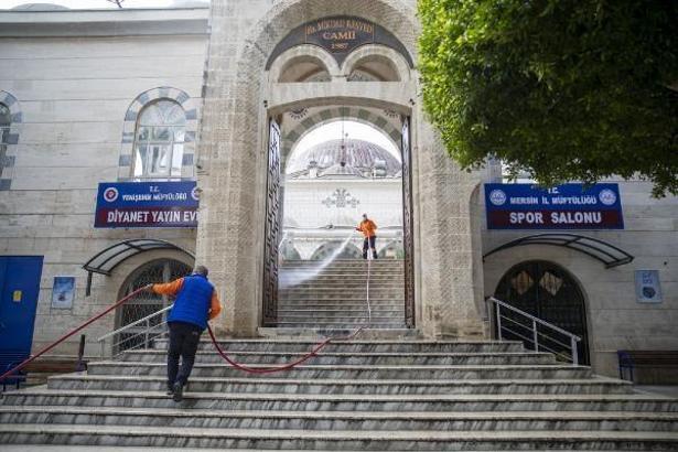 Büyükşehir’in temizlik ekipleri yasakta da gece gündüz görev başında