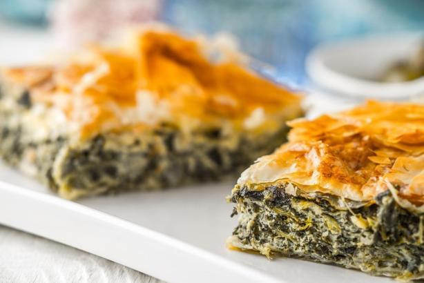 Ispanaklı kıymalı börek tarifi