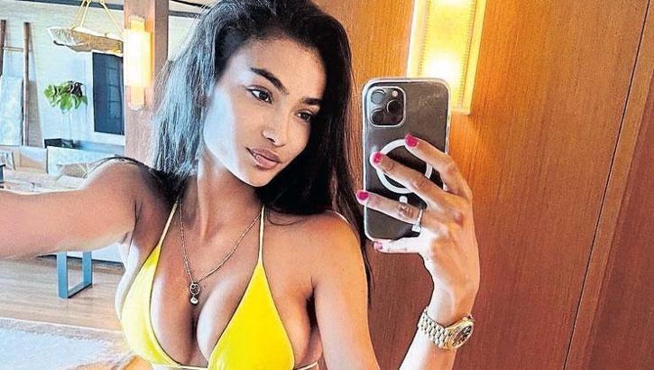 Doğum günü kıyafeti şaşırttı