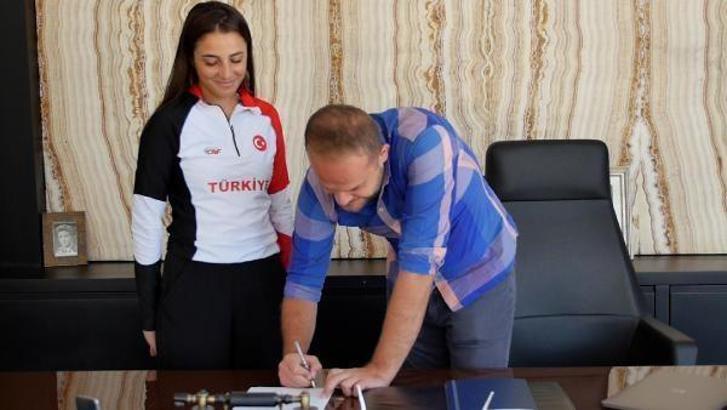 Annesinin 'koşma kızım kalbin durur' dediği milli atlet Derya’ya sponsor bulundu