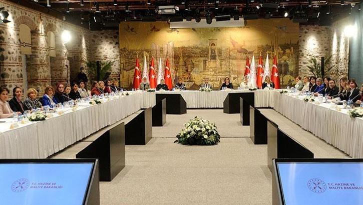 Bakan Nebati iş dünyasının kadın temsilcileriyle bir araya geldi