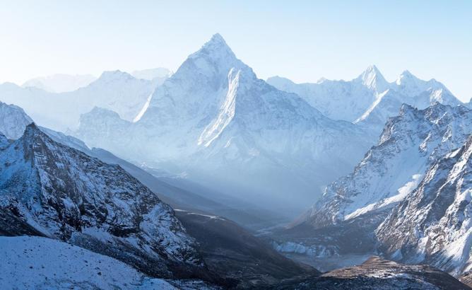 Oluşması 2 bin yıl süren Everest'in erimesi 25 yıl sürdü