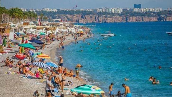 Antalya'da ekimde deniz keyfi