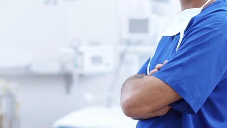 10 yıldır gittiği jinekoloğu, babası çıktı!