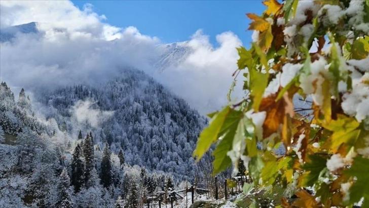Sivas ve Rize'de kar sürprizi! Yüksek kesimleri beyaza büründü