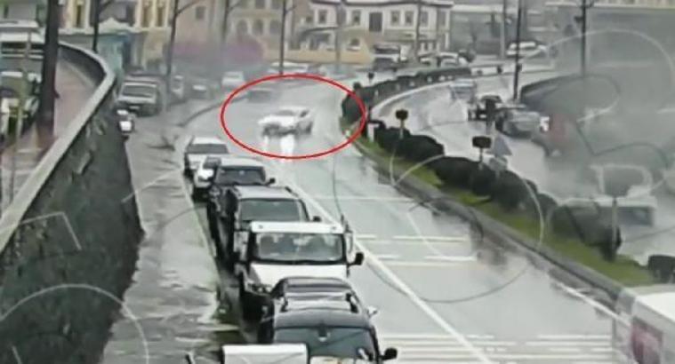 Otomobilin takla attığı kaza kamerada