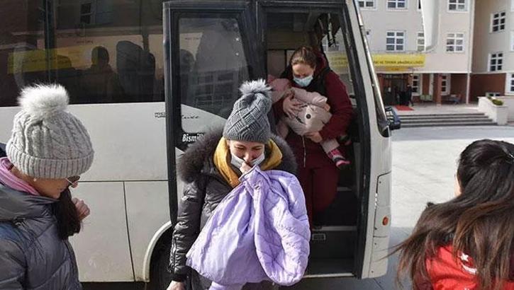Kırım Türklerinden 45 kişilik ilk kafile Ukrayna'dan Türkiye'ye getirildi