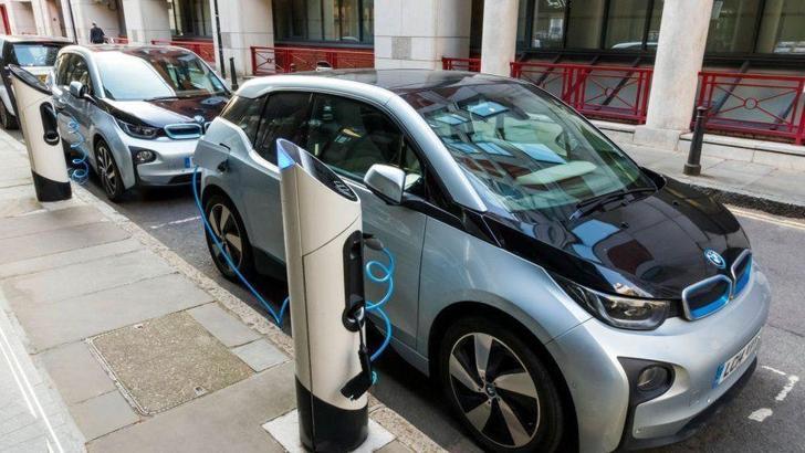 ABD, 2030'a kadar 400 bin elektrikli araç şarj ünitesi kuracak