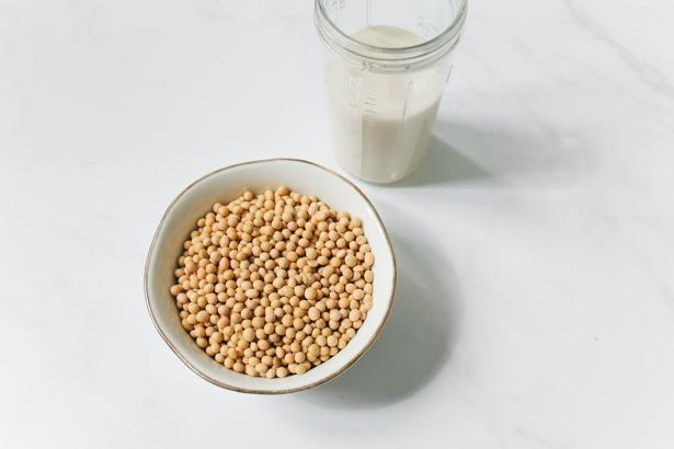 Evde soya sütü nasıl yapılır? Ev yapımı soya sütü yapılışı