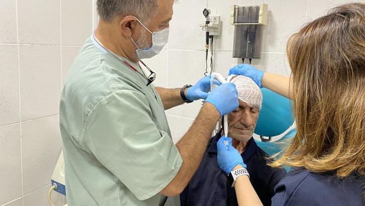 Kulağından çıkanlar şaşkına çevirdi! Meğer duyamama nedeni...