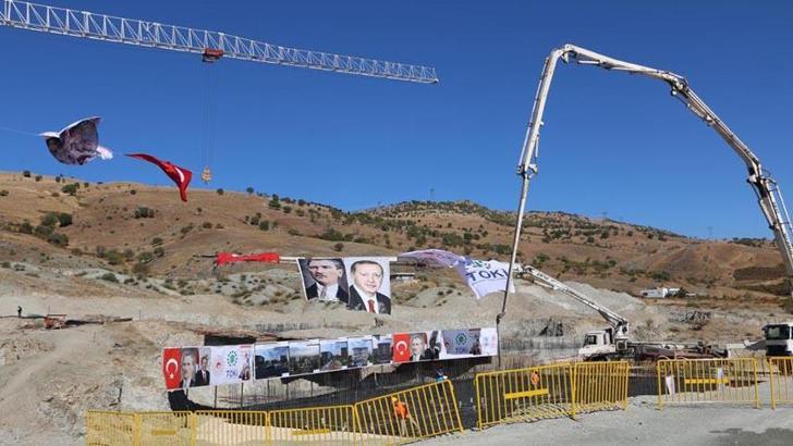 Cumhurbaşkanı Erdoğan Diyarbakır’a bağlandı, sosyal konutların temeli atıldı
