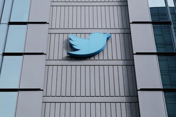 Büyük firmalar Twitter reklamlarını sırasıyla durduruyor