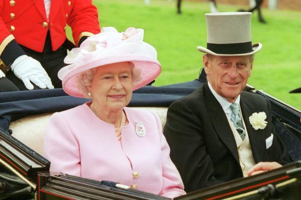 The Crown tartışması: Prens Philip dava etmek istedi