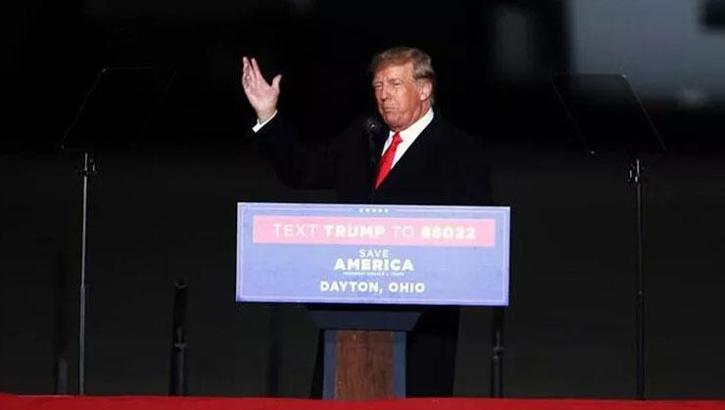 Trump, önseçim anketine göre Cumhuriyetçi rakibinin 17 puan önünde