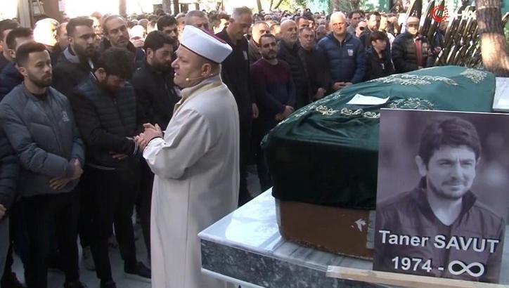Taner Savut'a son görev! Memleketinde toprağa verildi