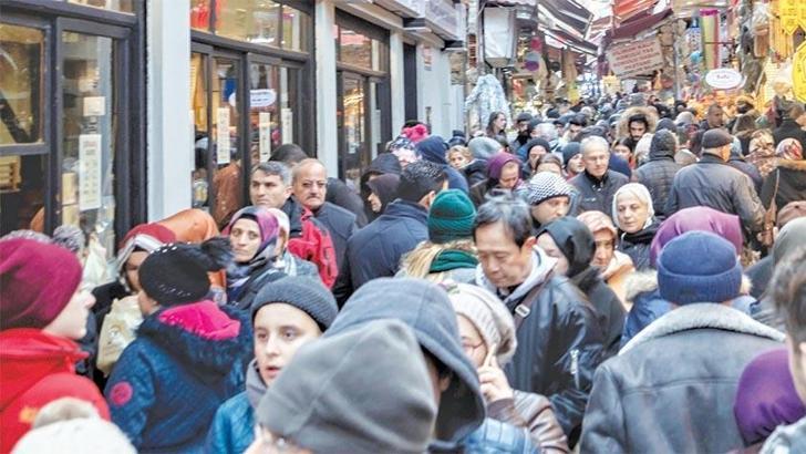 100 kişiden 10'u 65'i devirdi