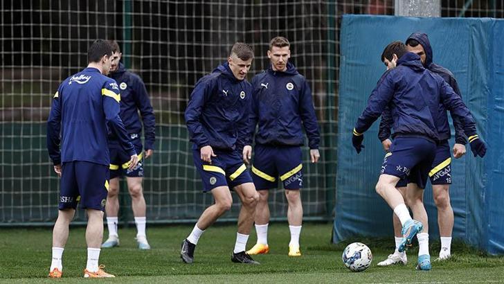 Fenerbahçe, Sivasspor mesaisine devam etti
