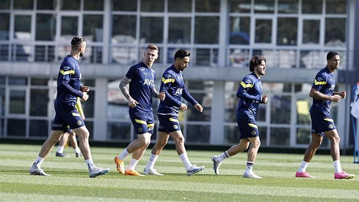 Fenerbahçe, Sivasspor mesaisini sürdürdü