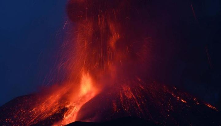 Etna harekete geçti