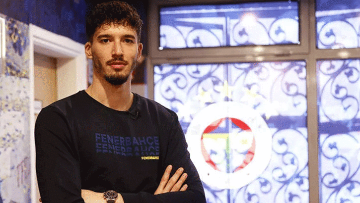 Fenerbahçe'de Altay imza atsa da hedefini sürdürüyor