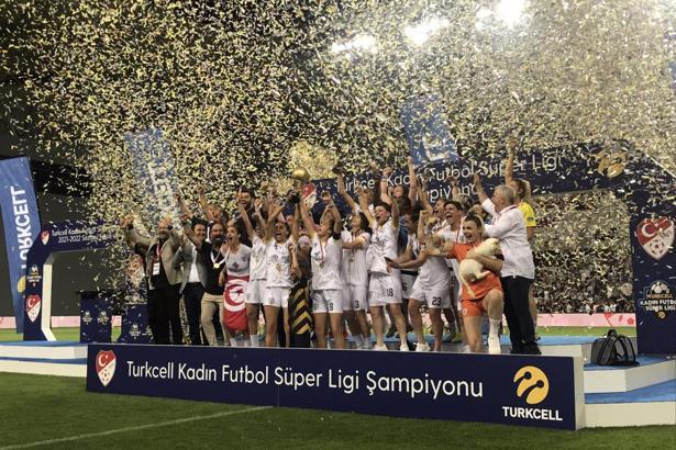 Turkcell Kadın Futbol Süper Ligi'nde Kupa Sahibini Buluyor