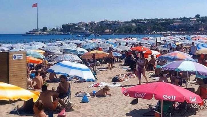 Didim’de plajlarda adım atacak yer kalmadı