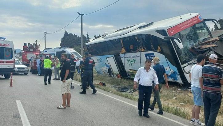 Kalp krizi geçiren şoför kaza yaptı! 1 kişi öldü, 8 kişi yaralandı